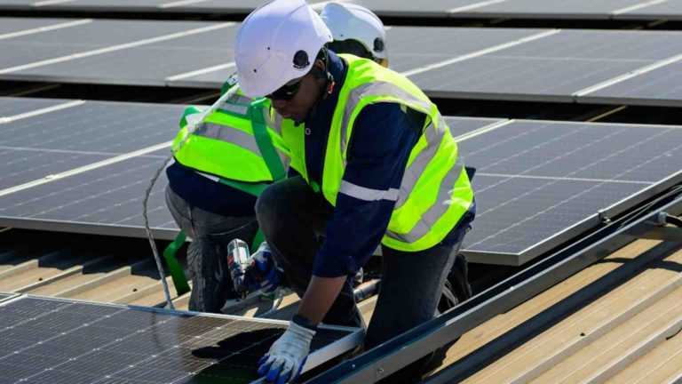 Solaire au Sénégal : fin des “Classe A”, invasion des marques chinoises — pourquoi NRJSOLAIRE est le repère